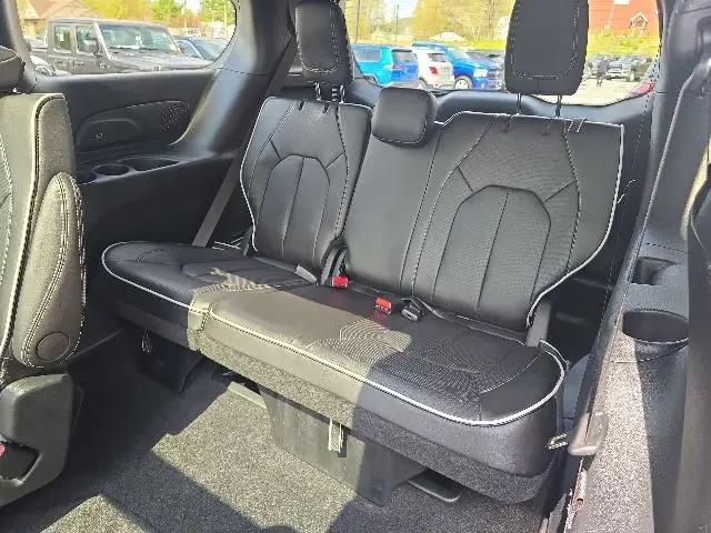 2026 Chrysler Pacifica Limited AWD