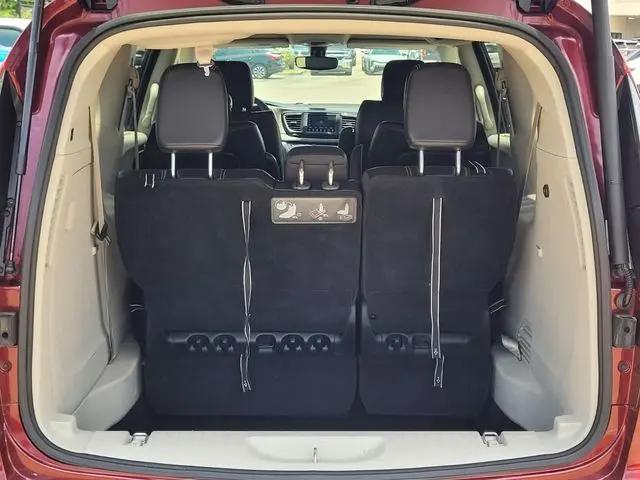 2020 Chrysler Voyager LXI