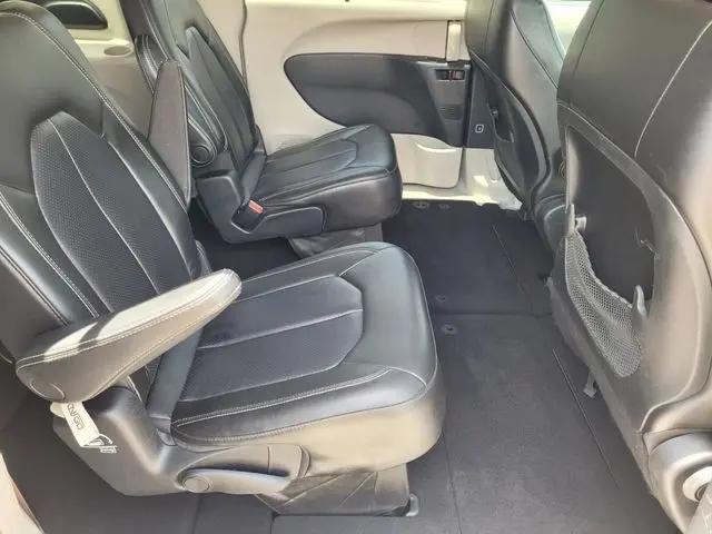 2020 Chrysler Voyager LXI