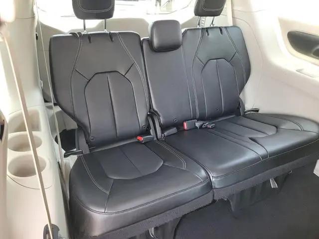 2020 Chrysler Voyager LXI