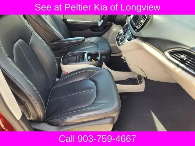 2020 Chrysler Voyager LXI