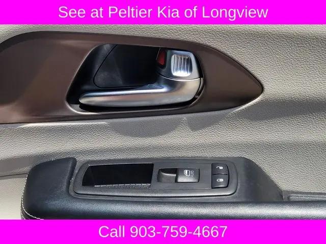 2020 Chrysler Voyager LXI