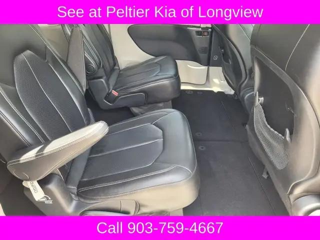 2020 Chrysler Voyager LXI