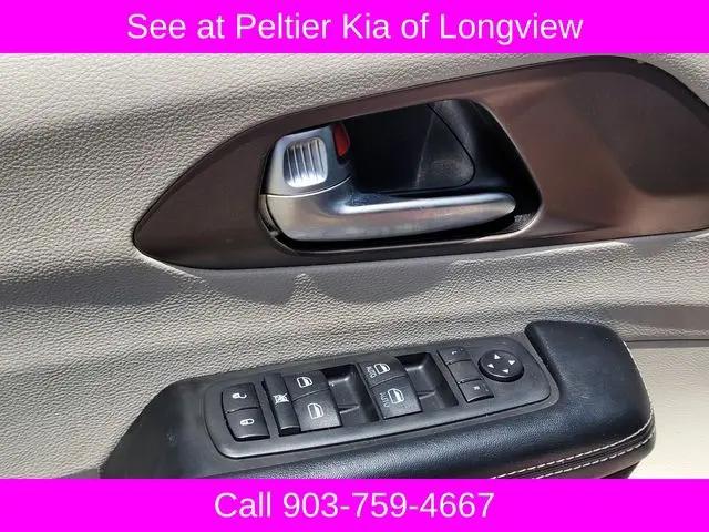2020 Chrysler Voyager LXI