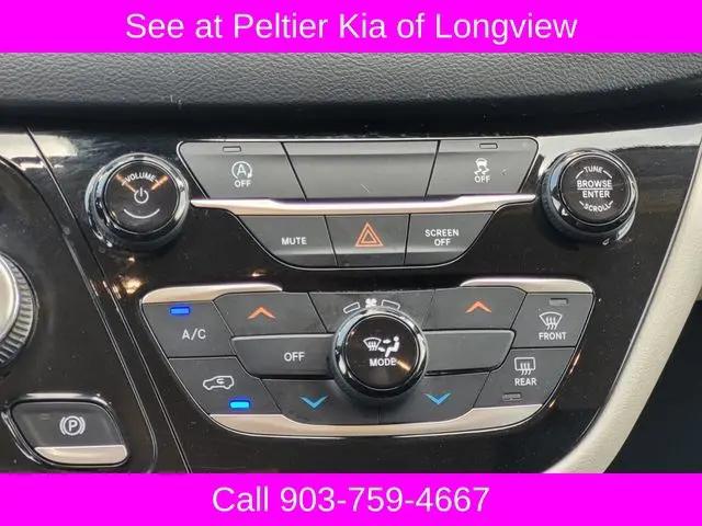 2020 Chrysler Voyager LXI