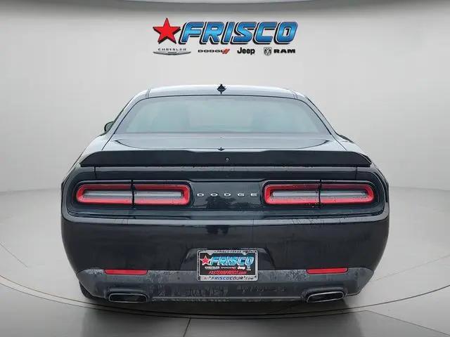 2016 Dodge Challenger SXT Plus