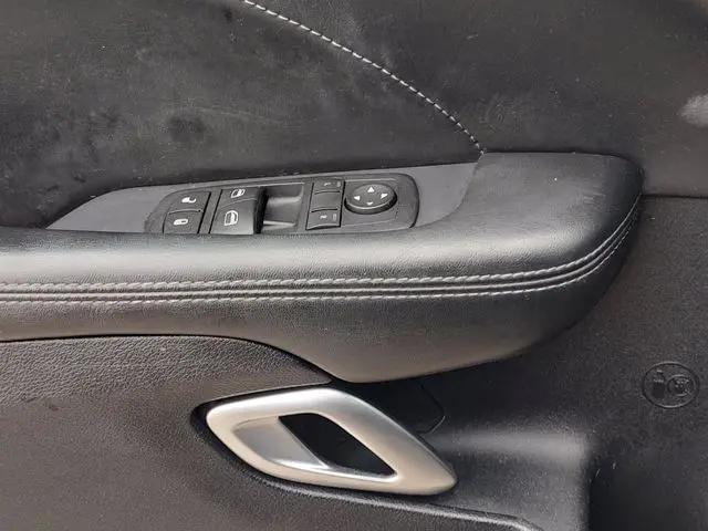 2016 Dodge Challenger SXT Plus