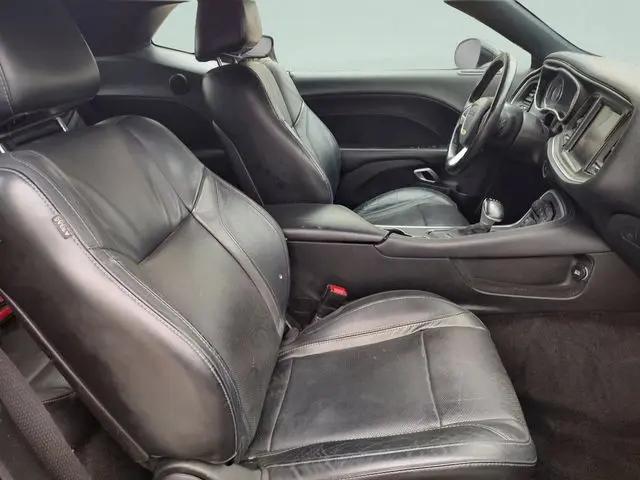 2016 Dodge Challenger SXT Plus