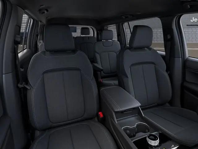 2026 Jeep Grand Cherokee L Altitude 4x4