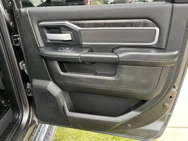 2024 Ram 3500 Big Horn Crew Cab 4x4 8' Box