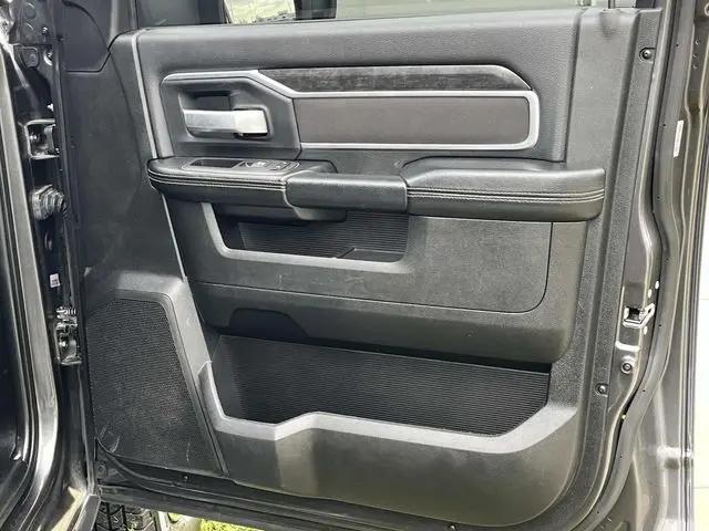 2024 Ram 3500 Big Horn Crew Cab 4x4 8' Box