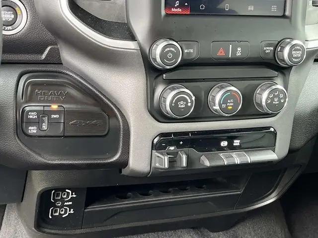 2024 Ram 3500 Big Horn Crew Cab 4x4 8' Box