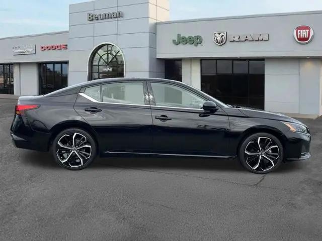 2024 Nissan Altima SR FWD