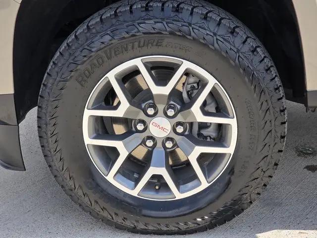 2022 GMC Canyon 4WD Crew Cab Short Box AT4 - Cloth