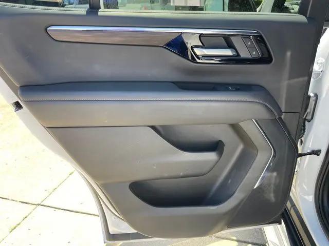 2025 Chevrolet Tahoe 4WD LT