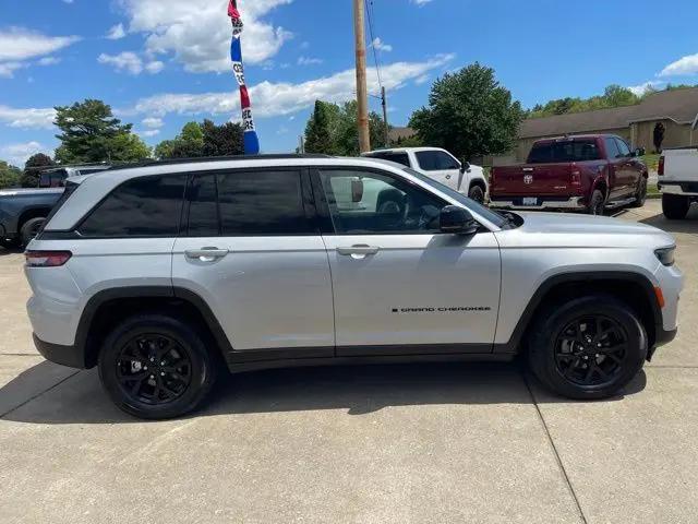 2025 Jeep Grand Cherokee Altitude 4x4