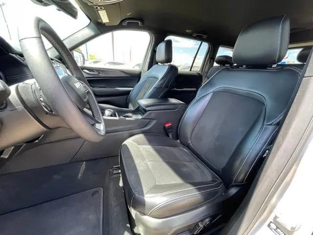 2025 Jeep Grand Cherokee Altitude 4x4