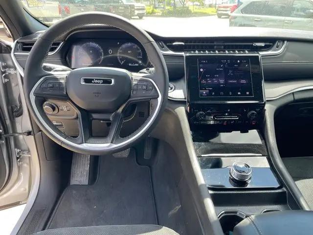 2025 Jeep Grand Cherokee Altitude 4x4