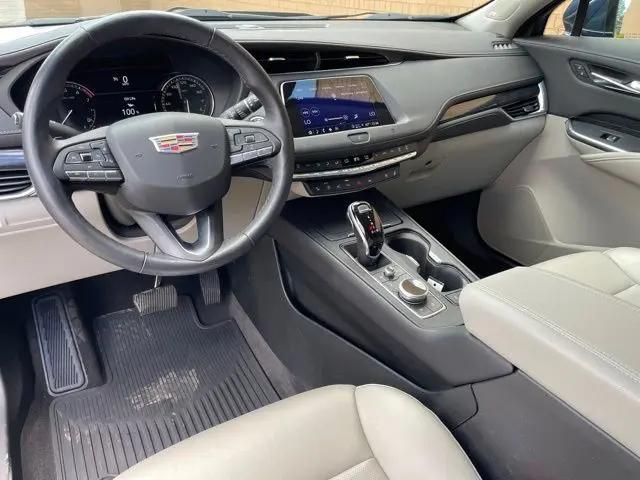 2021 Cadillac XT4 AWD Premium Luxury
