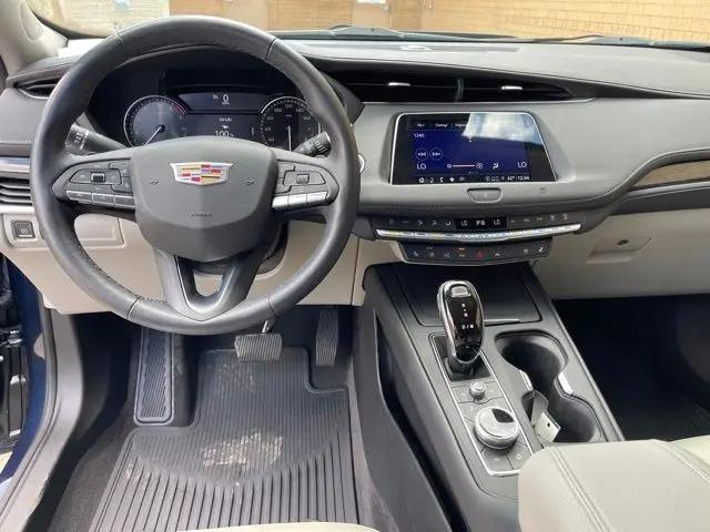 2021 Cadillac XT4 AWD Premium Luxury