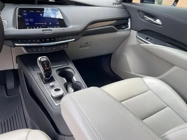 2021 Cadillac XT4 AWD Premium Luxury