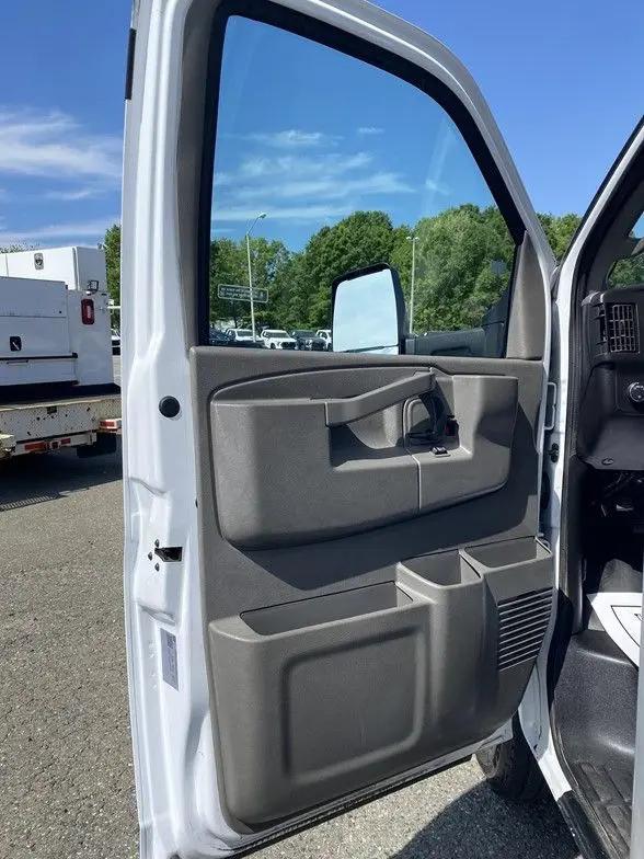 2024 GMC Savana Cutaway Work Van