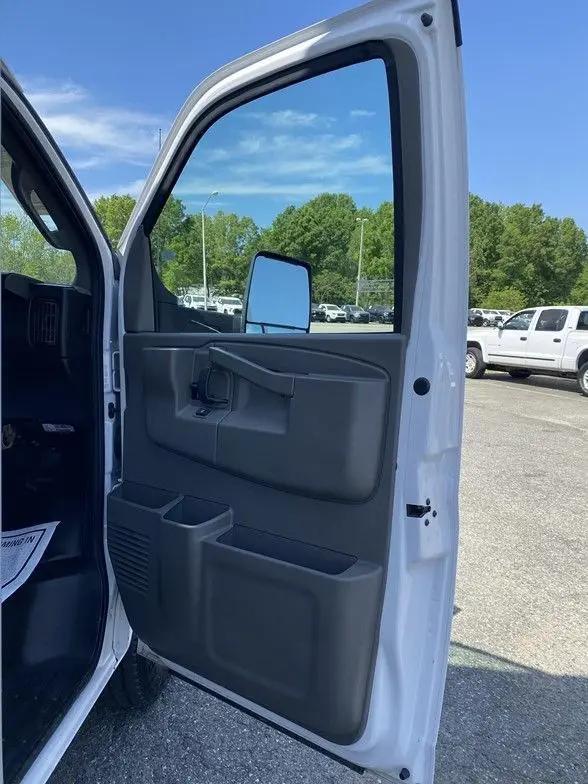 2024 GMC Savana Cutaway Work Van