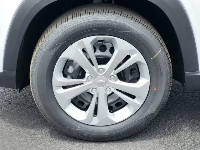 2026 Chevrolet Trax FWD LS