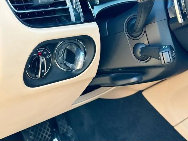 2024 Porsche Macan Macan