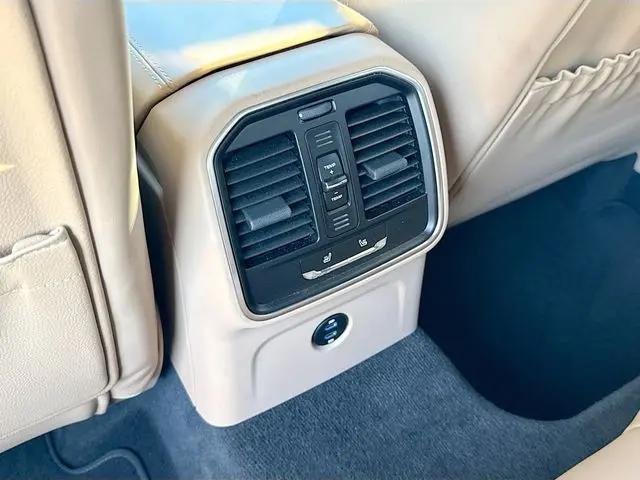 2024 Porsche Macan Macan