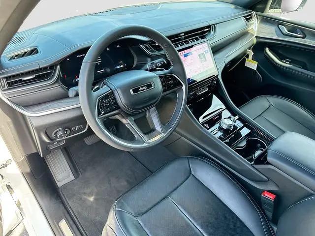 2025 Jeep Grand Cherokee Overland 4x4