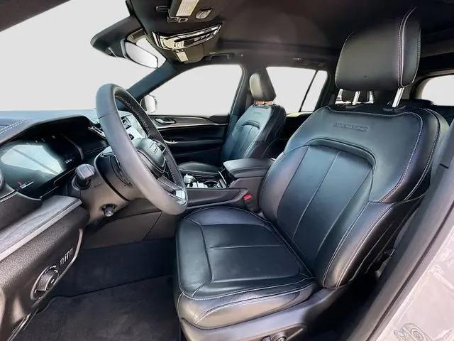 2025 Jeep Grand Cherokee Overland 4x4