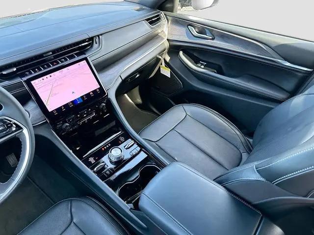 2025 Jeep Grand Cherokee Overland 4x4