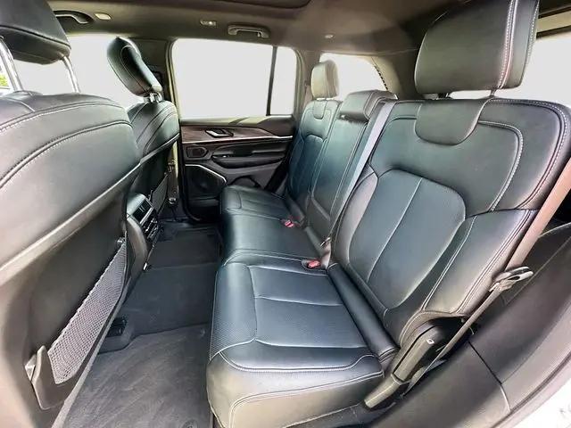 2025 Jeep Grand Cherokee Overland 4x4