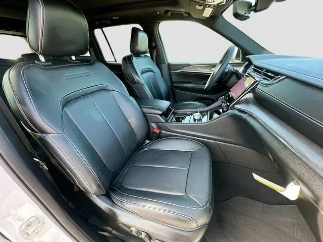 2025 Jeep Grand Cherokee Overland 4x4