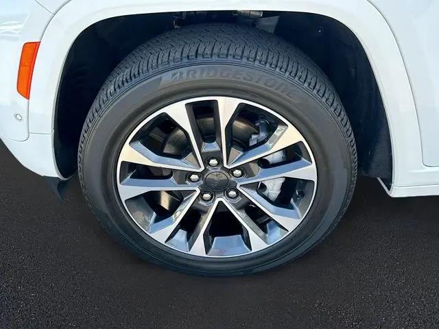 2025 Jeep Grand Cherokee Overland 4x4