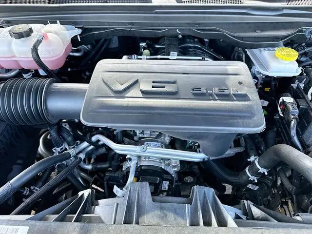 2025 Ram 1500 Big Horn Crew Cab 4x4 5'7" Box