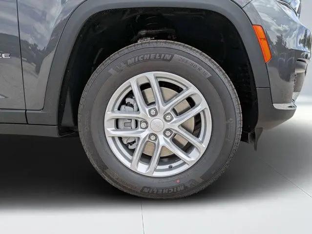 2026 Jeep Grand Cherokee L Laredo 4x2