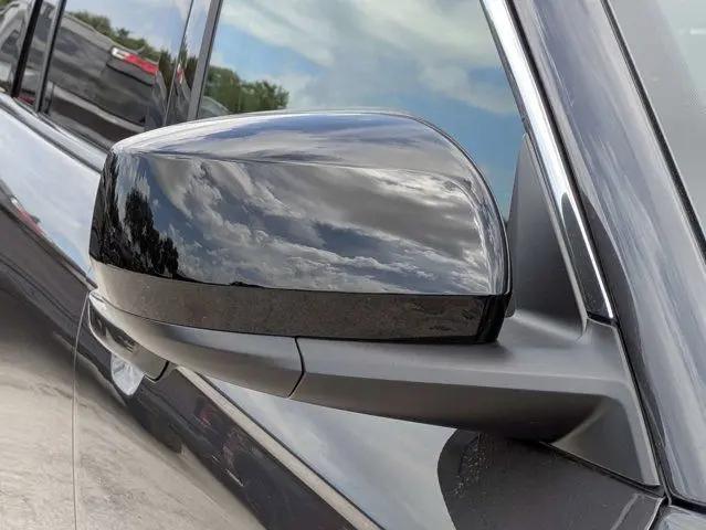 2026 Jeep Grand Cherokee L Laredo 4x2