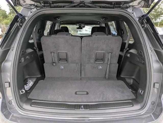 2026 Jeep Grand Cherokee L Laredo 4x2