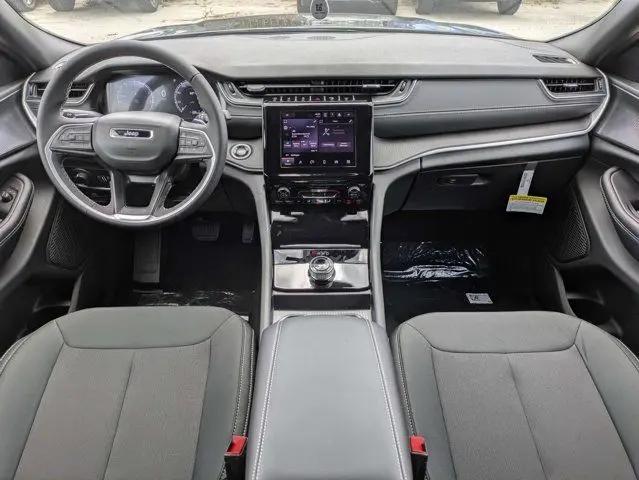 2026 Jeep Grand Cherokee L Laredo 4x2
