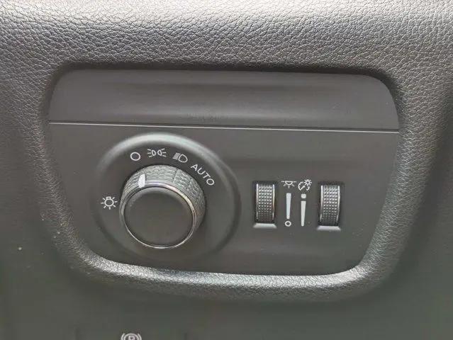 2026 Jeep Grand Cherokee L Laredo 4x2