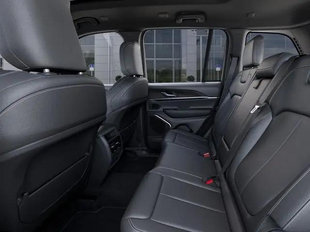2026 Jeep Grand Cherokee Limited 4x2