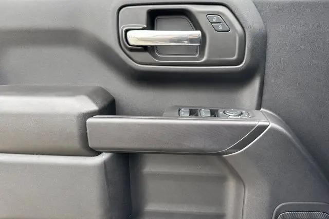 2024 GMC Sierra 1500 4WD Crew Cab Short Box Pro