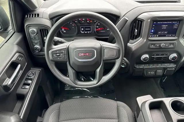 2024 GMC Sierra 1500 4WD Crew Cab Short Box Pro