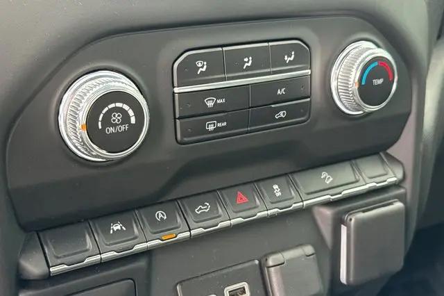 2024 GMC Sierra 1500 4WD Crew Cab Short Box Pro