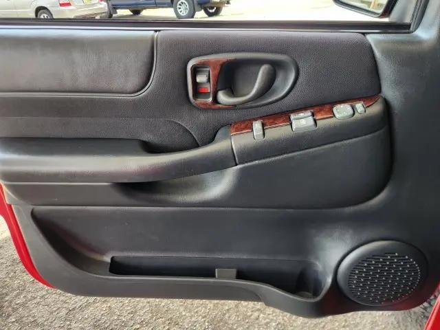 2003 Chevrolet S-10 LS