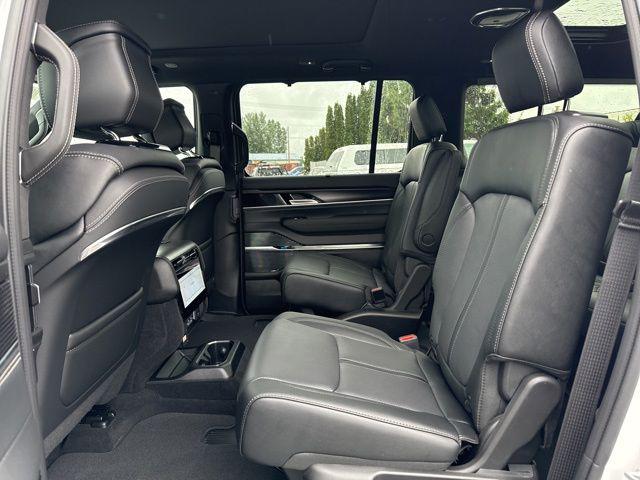 2026 Jeep Grand Wagoneer L Summit Obsidian 4x4