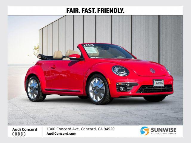 Tornado Red/Beige Roof 2019 Volkswagen Beetle 2.0T SE Convertible FWD Convertible Front-Wheel Drive Automatic