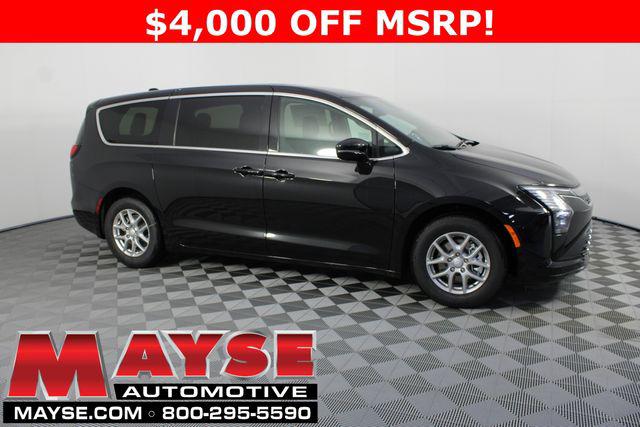 2027 Chrysler Pacifica Select for sale in Aurora, MO